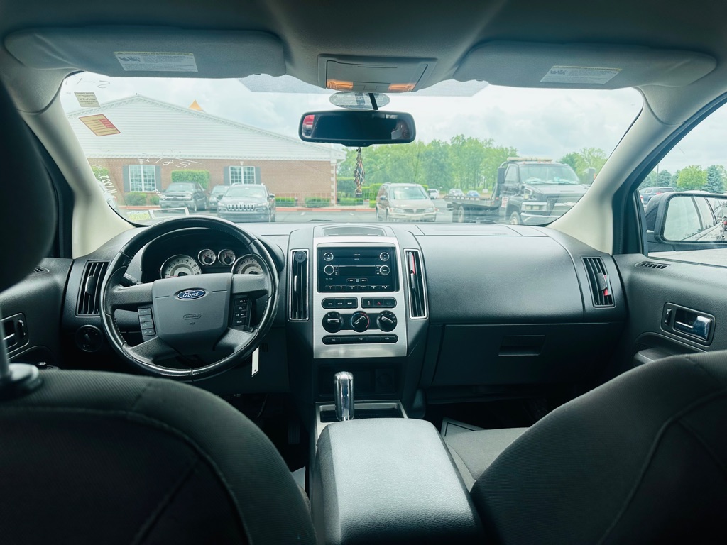 Photo 7 of this FORD EDGE