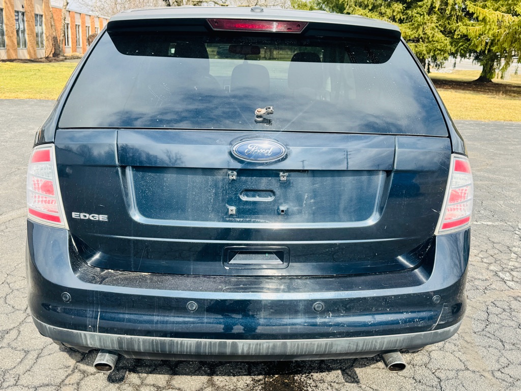 Photo 8 of this FORD EDGE