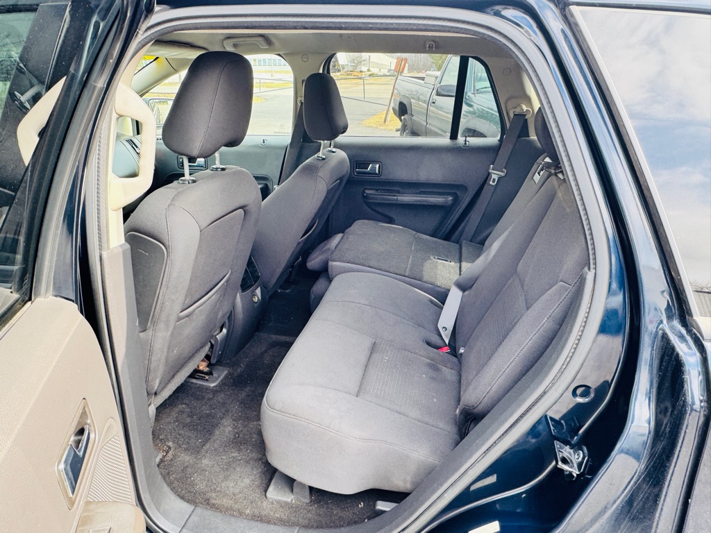 Photo 14 of this FORD EDGE
