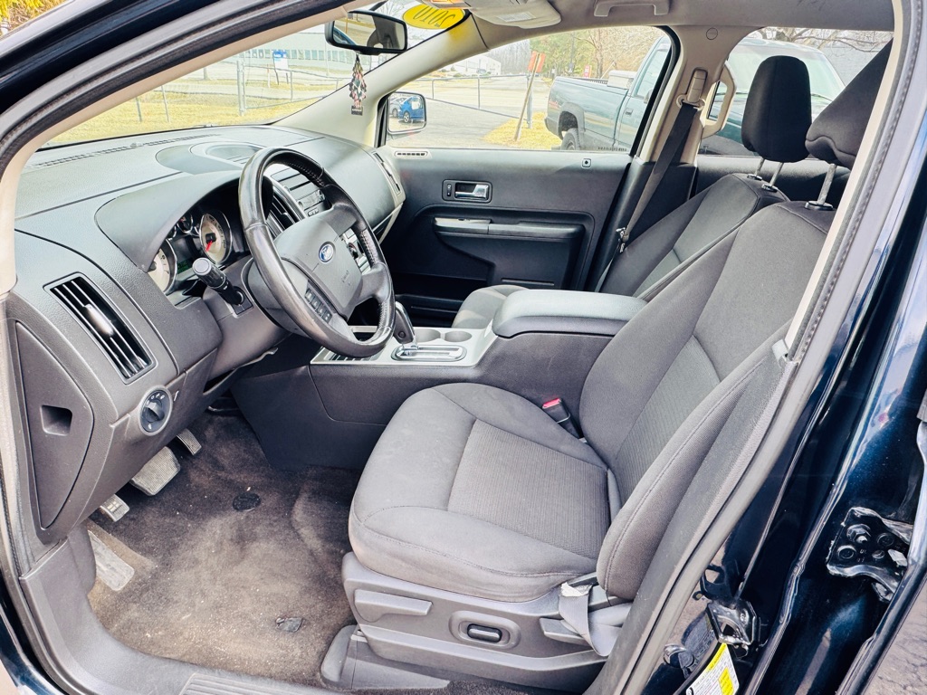 Photo 11 of this FORD EDGE