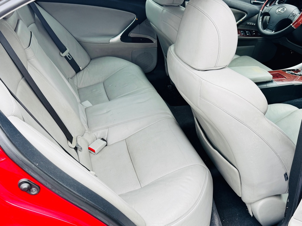 Photo 11 of this LEXUS IS 250