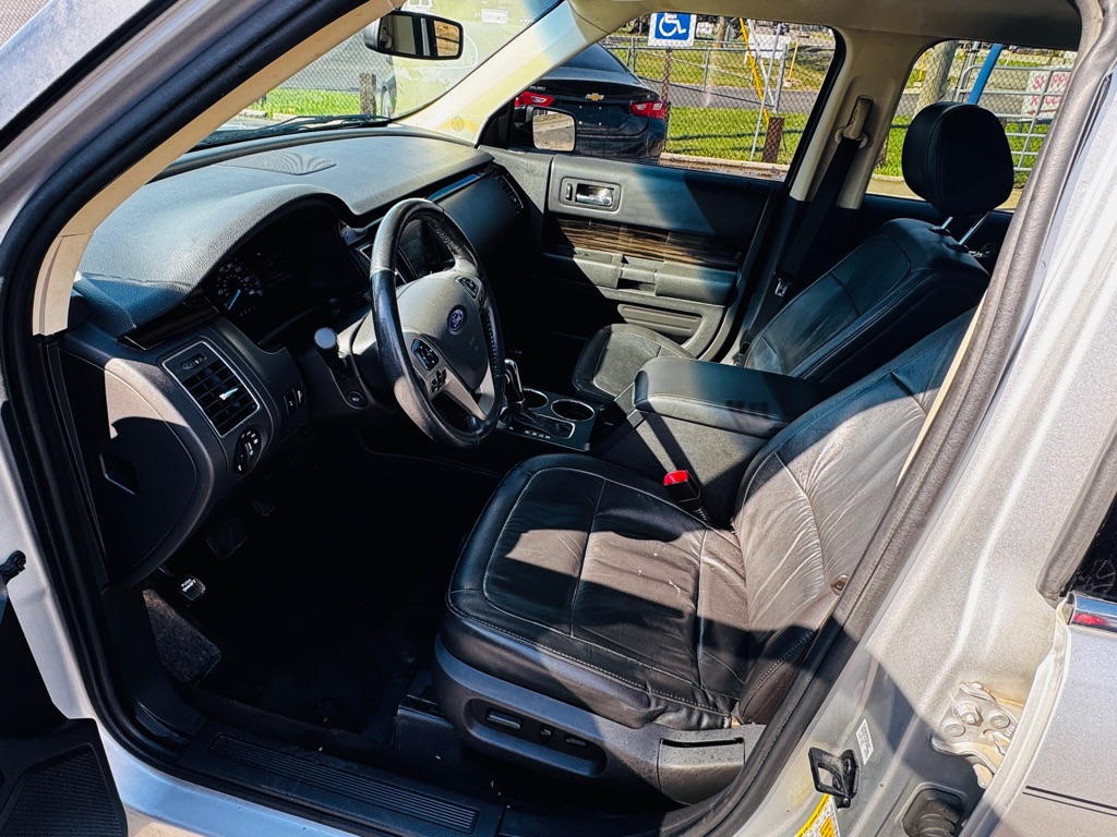 Photo 10 of this FORD FLEX