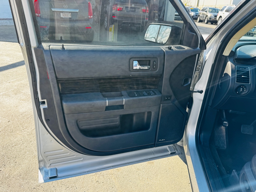 Photo 9 of this FORD FLEX