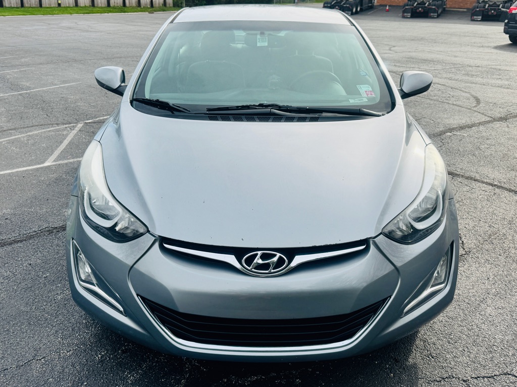 Photo 8 of this HYUNDAI ELANTRA