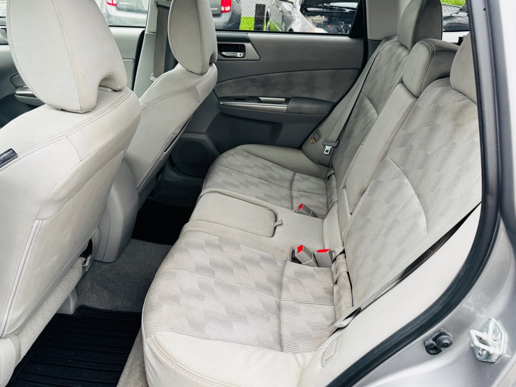 Photo 11 of this SUBARU FORESTER