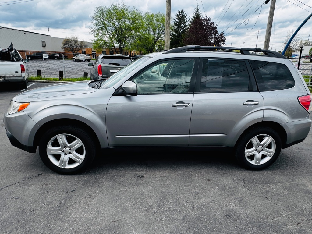 Photo 2 of this SUBARU FORESTER