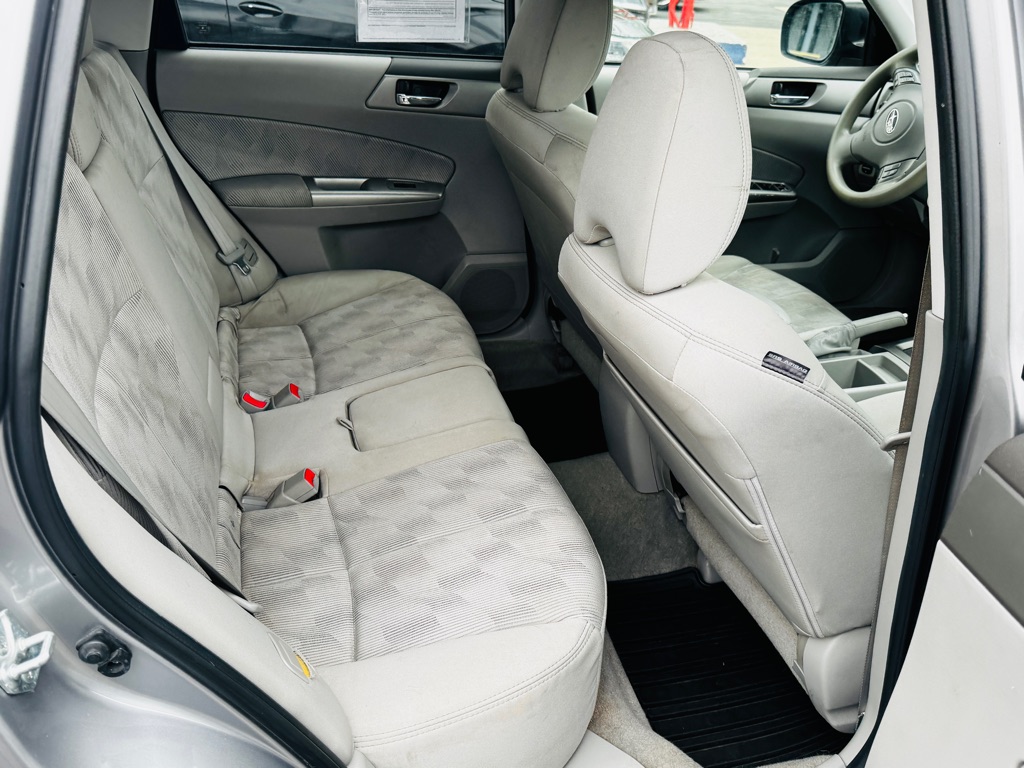 Photo 13 of this SUBARU FORESTER