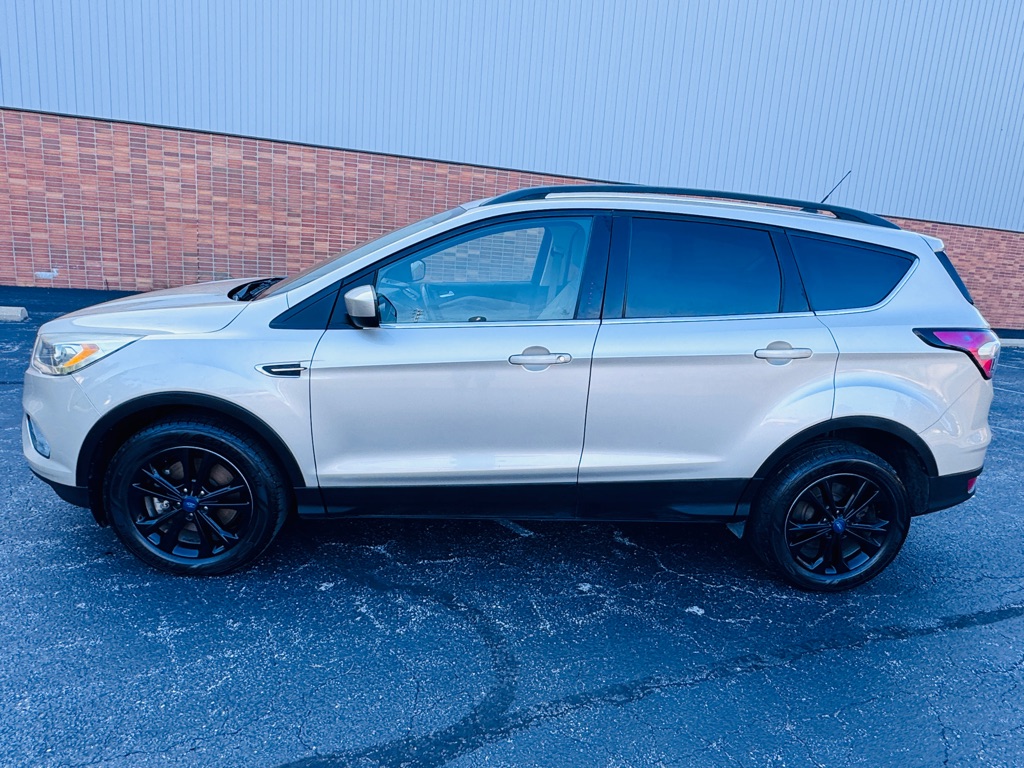 Photo 3 of this FORD ESCAPE