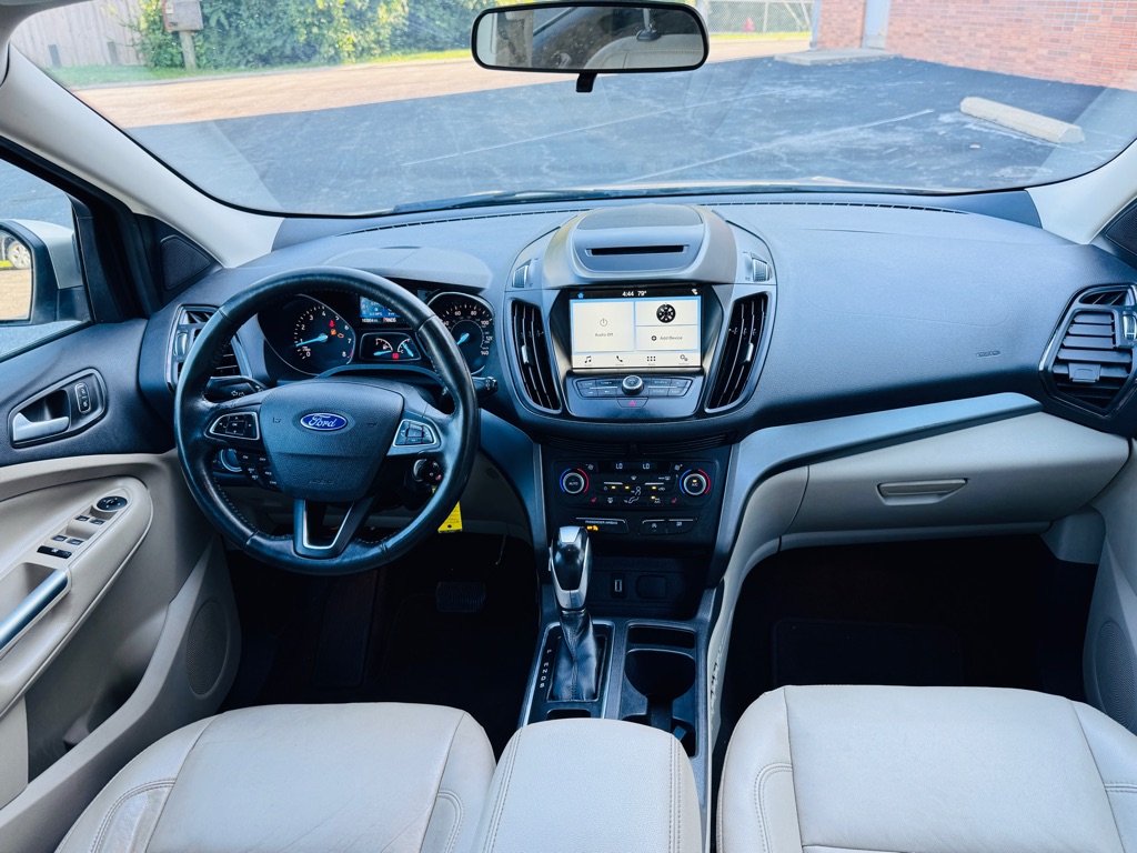 Photo 15 of this FORD ESCAPE