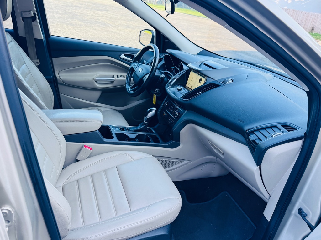Photo 13 of this FORD ESCAPE
