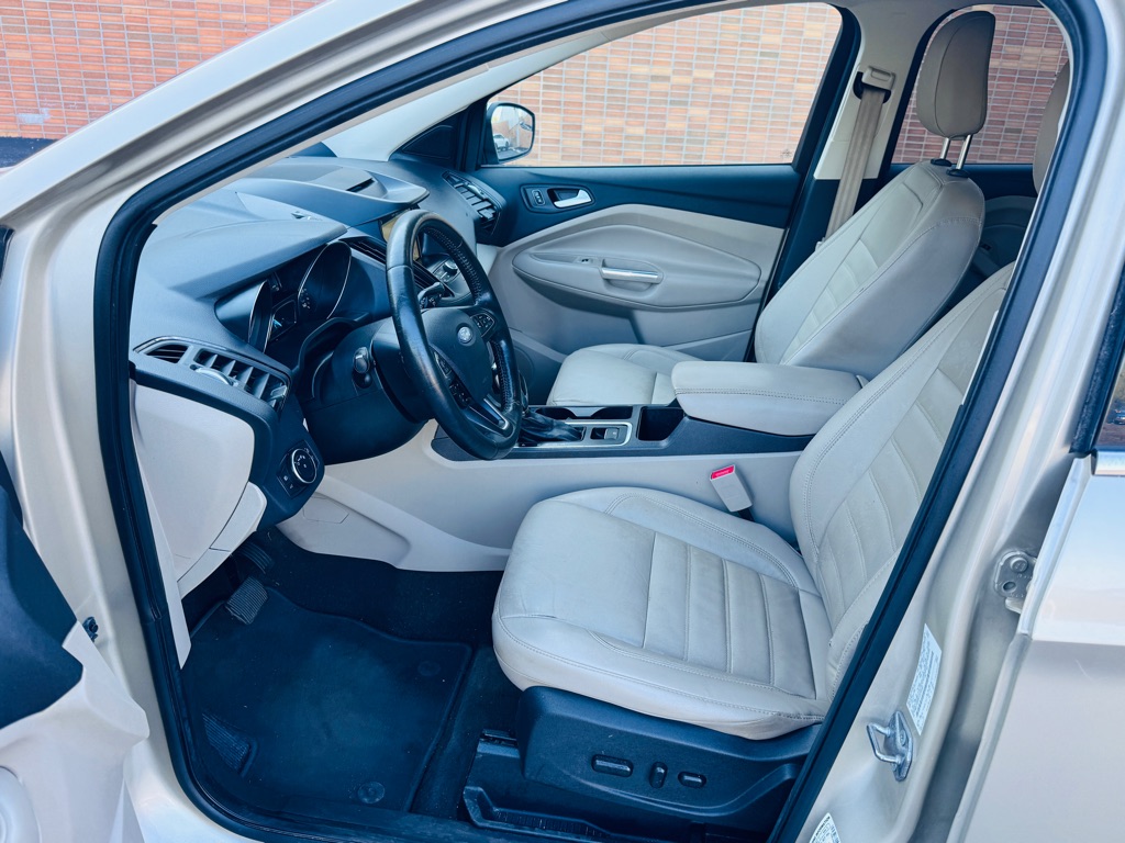 Photo 11 of this FORD ESCAPE
