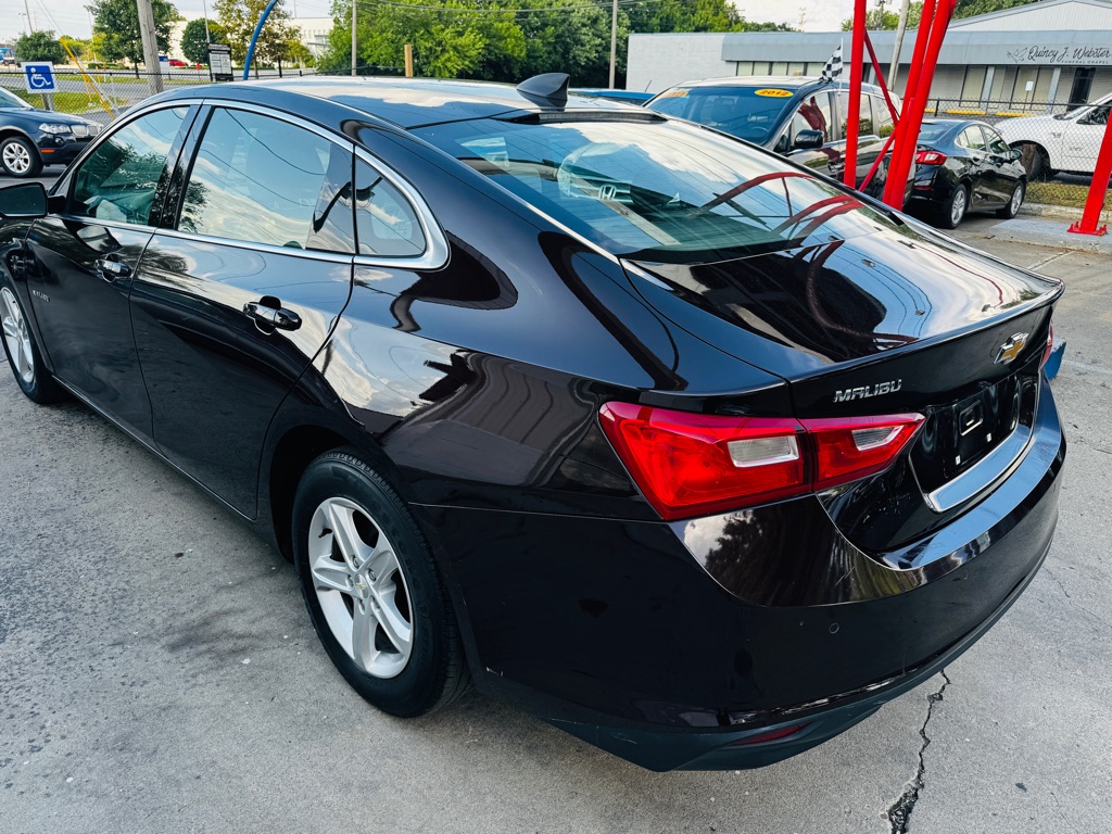 Photo 11 of this CHEVROLET MALIBU