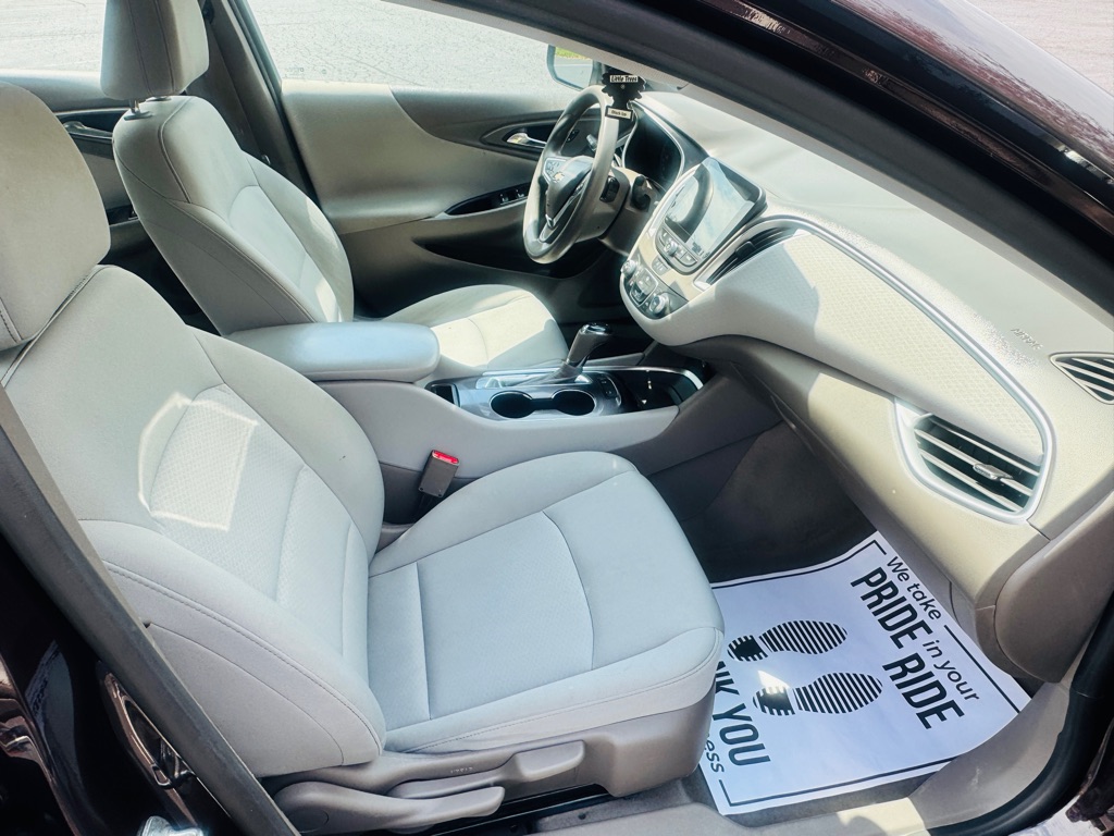 Photo 40 of this CHEVROLET MALIBU