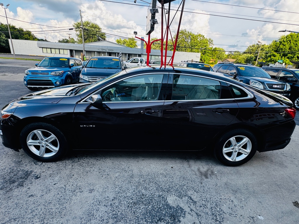 Photo 10 of this CHEVROLET MALIBU
