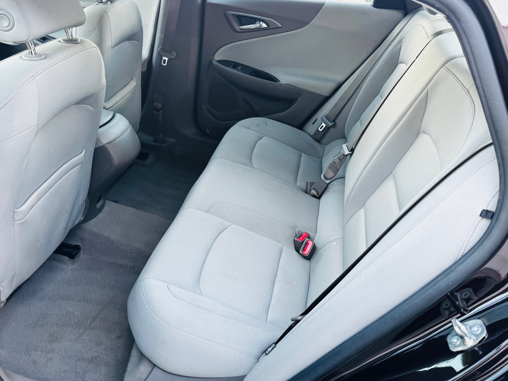 Photo 19 of this CHEVROLET MALIBU