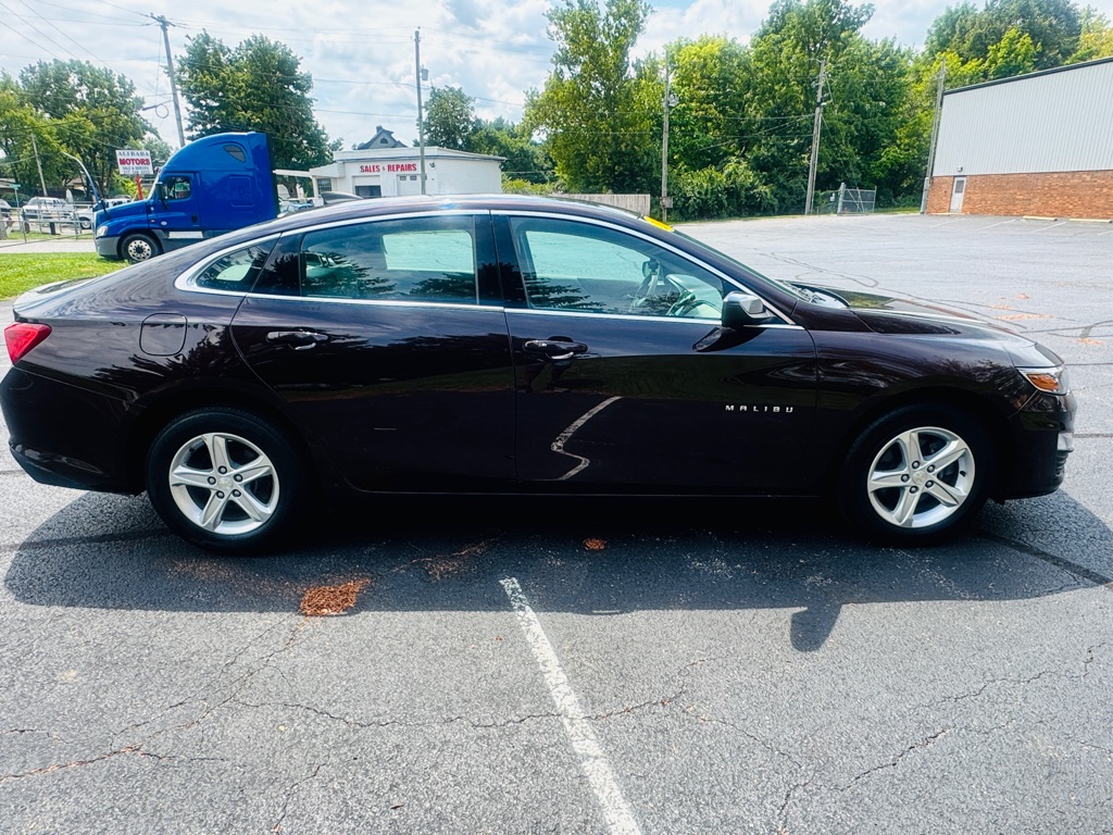 Photo 32 of this CHEVROLET MALIBU