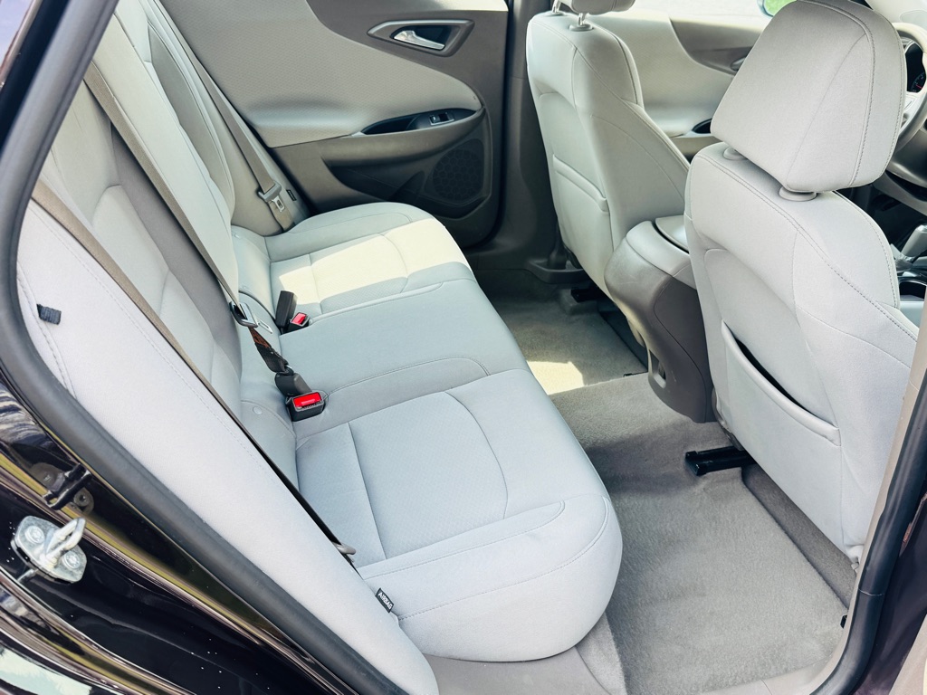 Photo 39 of this CHEVROLET MALIBU