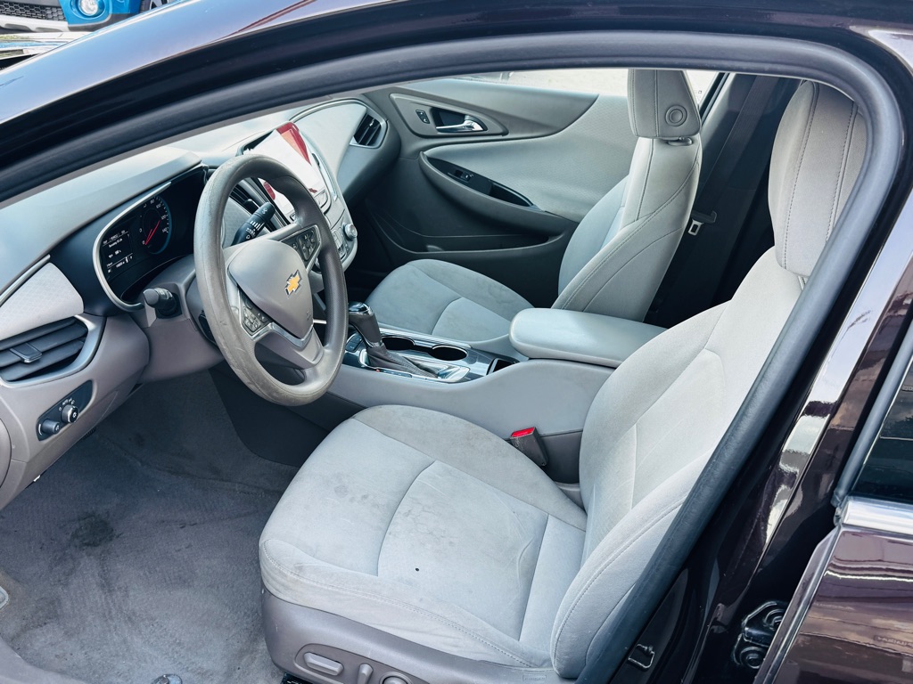 Photo 18 of this CHEVROLET MALIBU