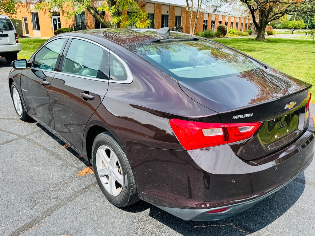 Photo 29 of this CHEVROLET MALIBU