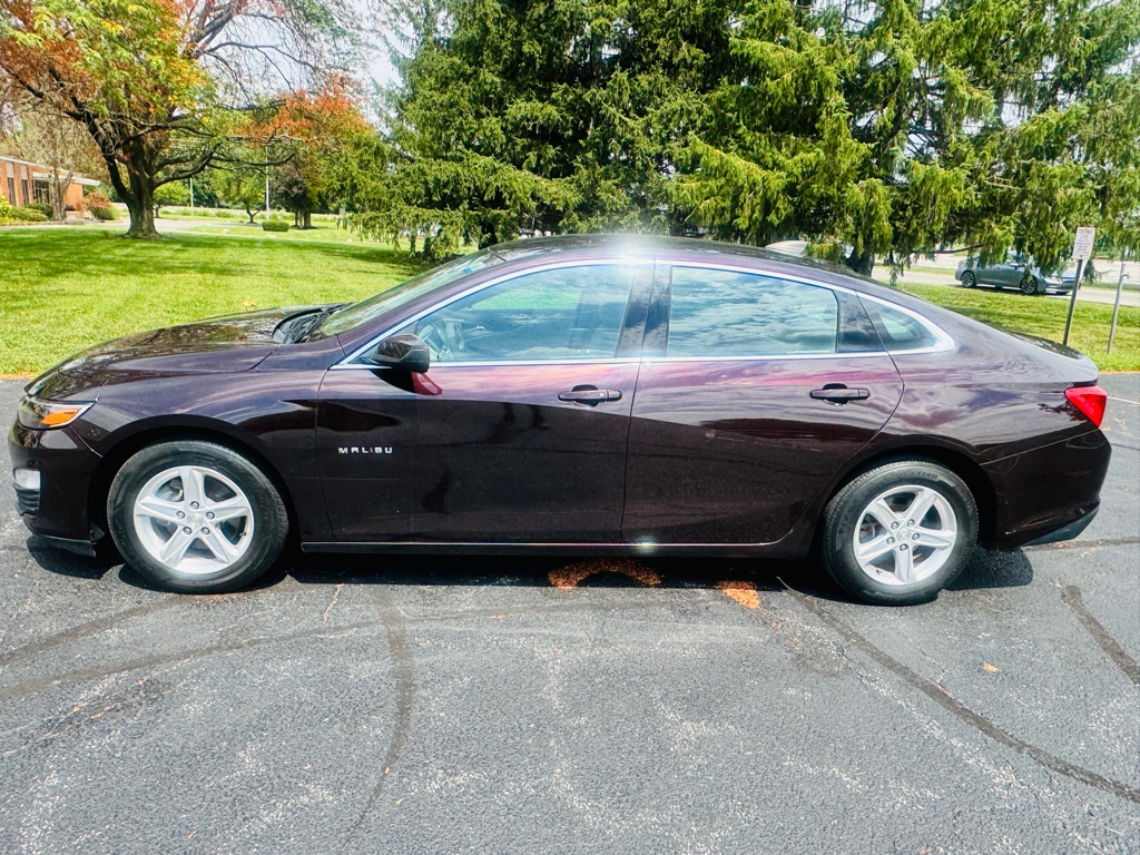 Photo 28 of this CHEVROLET MALIBU