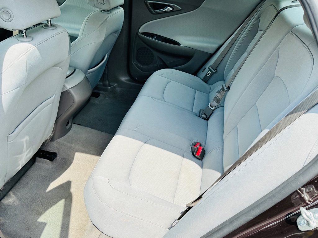 Photo 37 of this CHEVROLET MALIBU