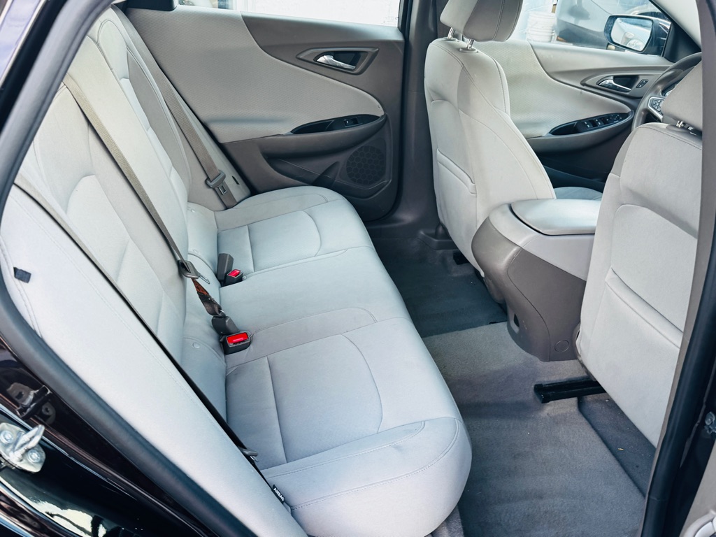Photo 21 of this CHEVROLET MALIBU