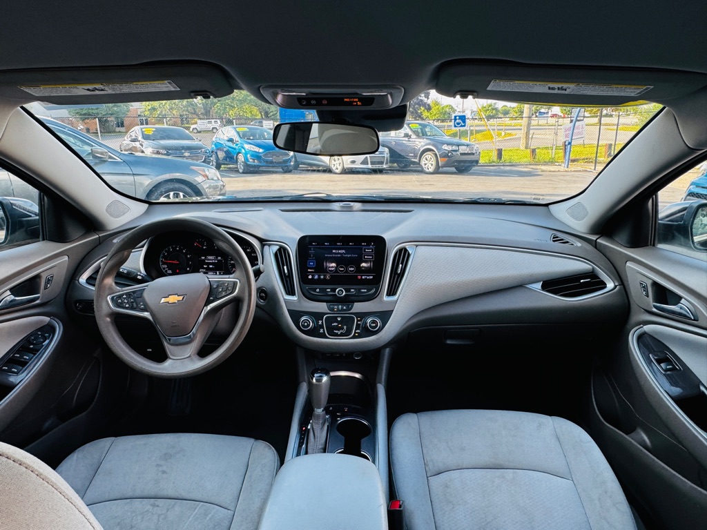 Photo 23 of this CHEVROLET MALIBU