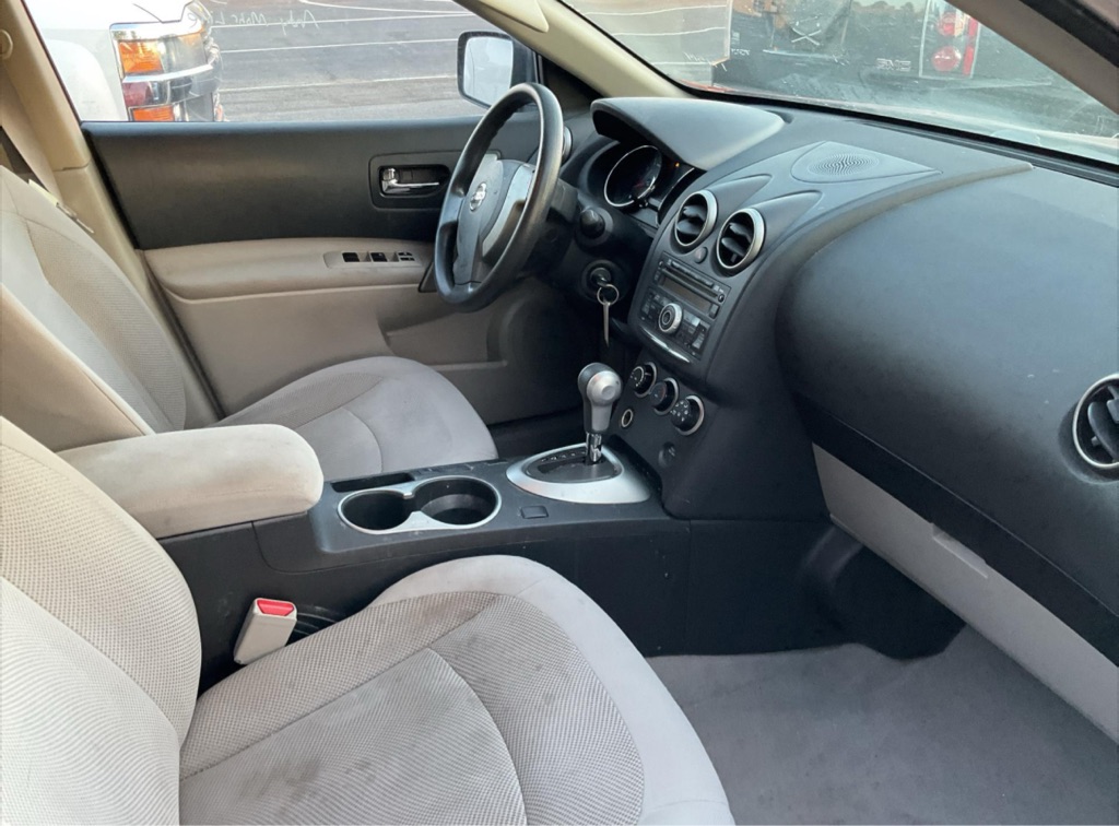 Photo 3 of this NISSAN ROGUE SELECT