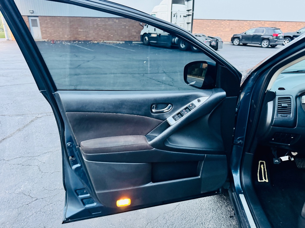 Photo 9 of this NISSAN MURANO