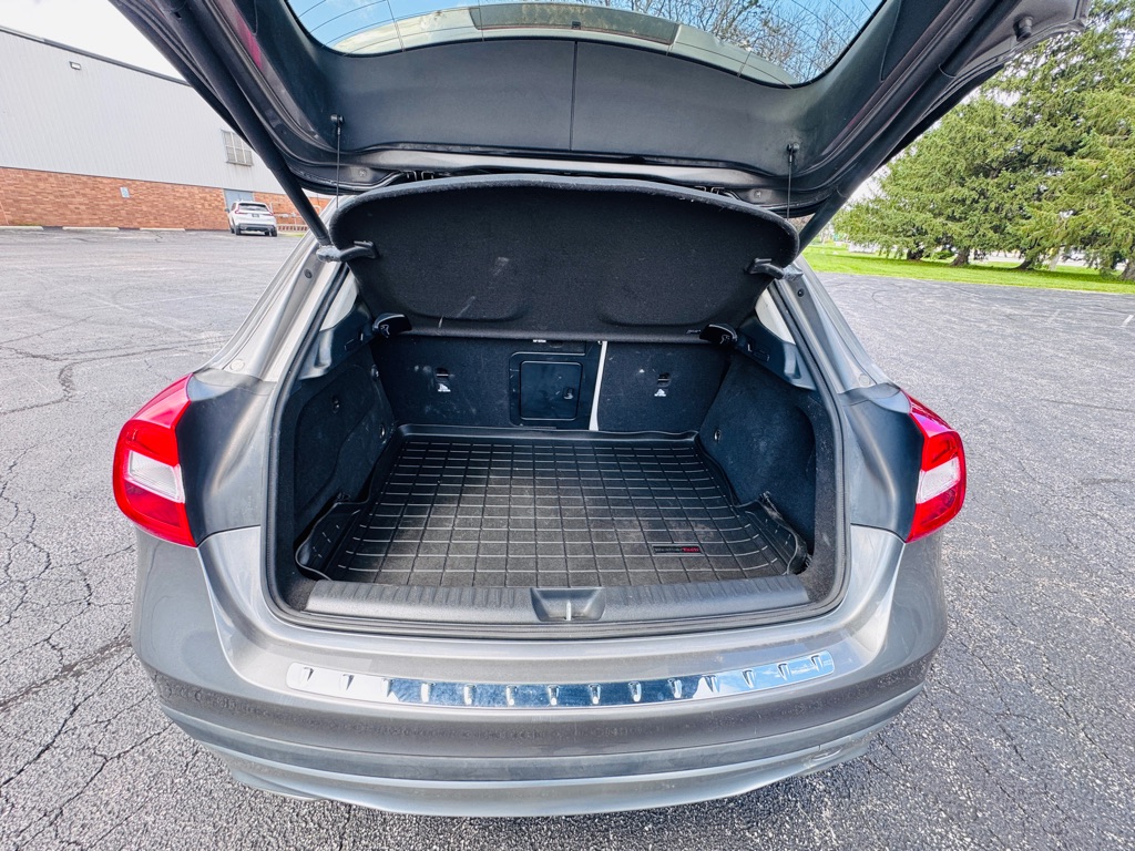 Photo 12 of this MERCEDES-BENZ GLA-250