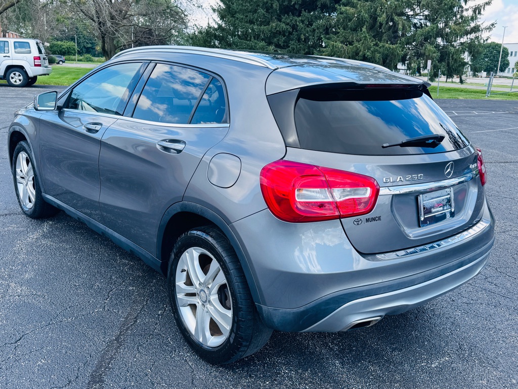 Photo 3 of this MERCEDES-BENZ GLA-250