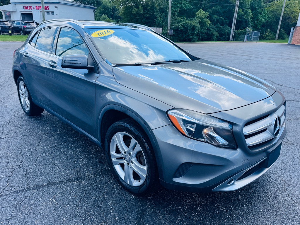 Photo 7 of this MERCEDES-BENZ GLA-250