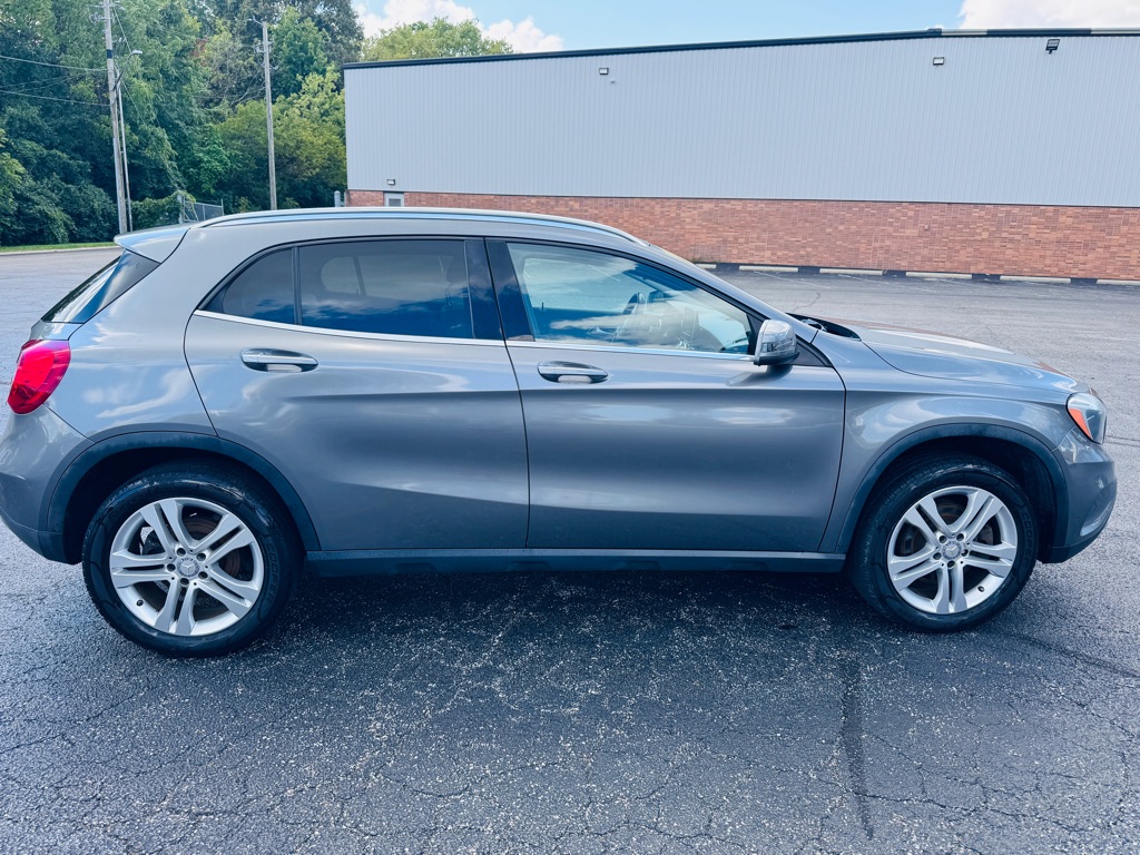 Photo 6 of this MERCEDES-BENZ GLA-250
