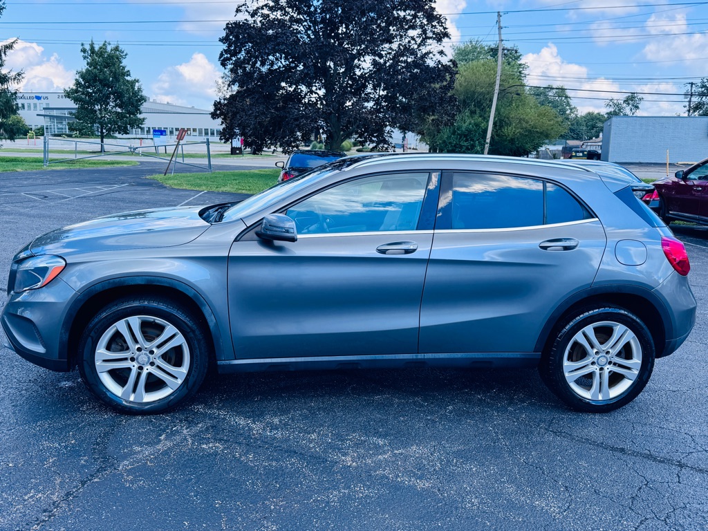 Photo 2 of this MERCEDES-BENZ GLA-250