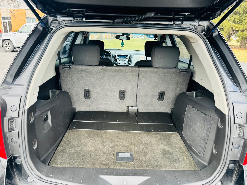 Photo 12 of this CHEVROLET EQUINOX