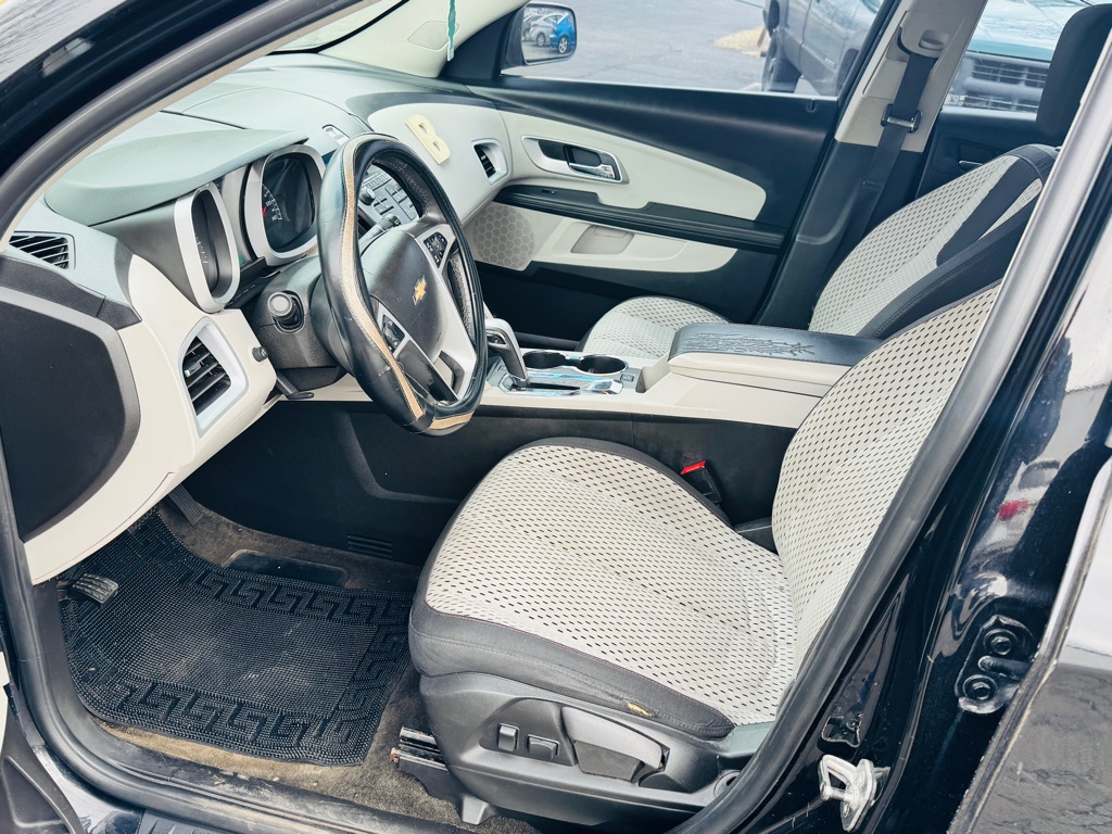 Photo 10 of this CHEVROLET EQUINOX