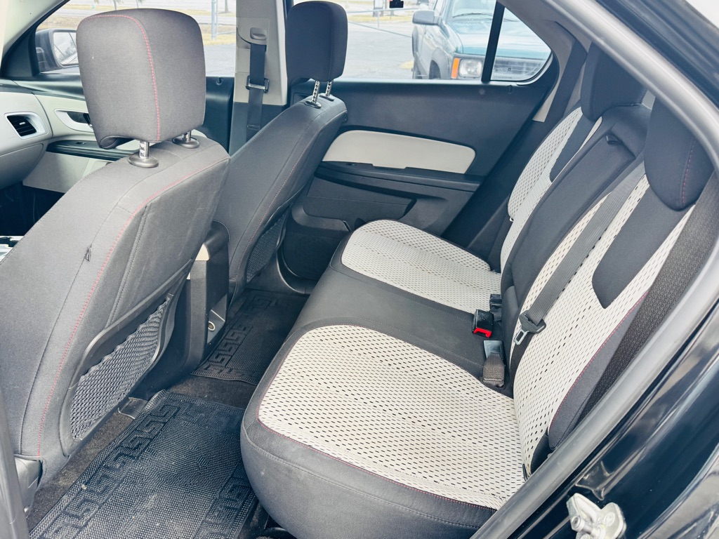 Photo 11 of this CHEVROLET EQUINOX