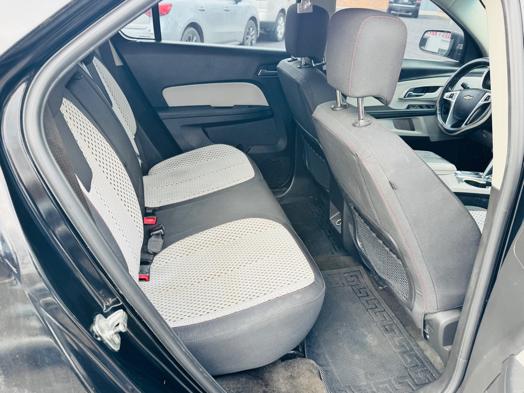 Photo 13 of this CHEVROLET EQUINOX