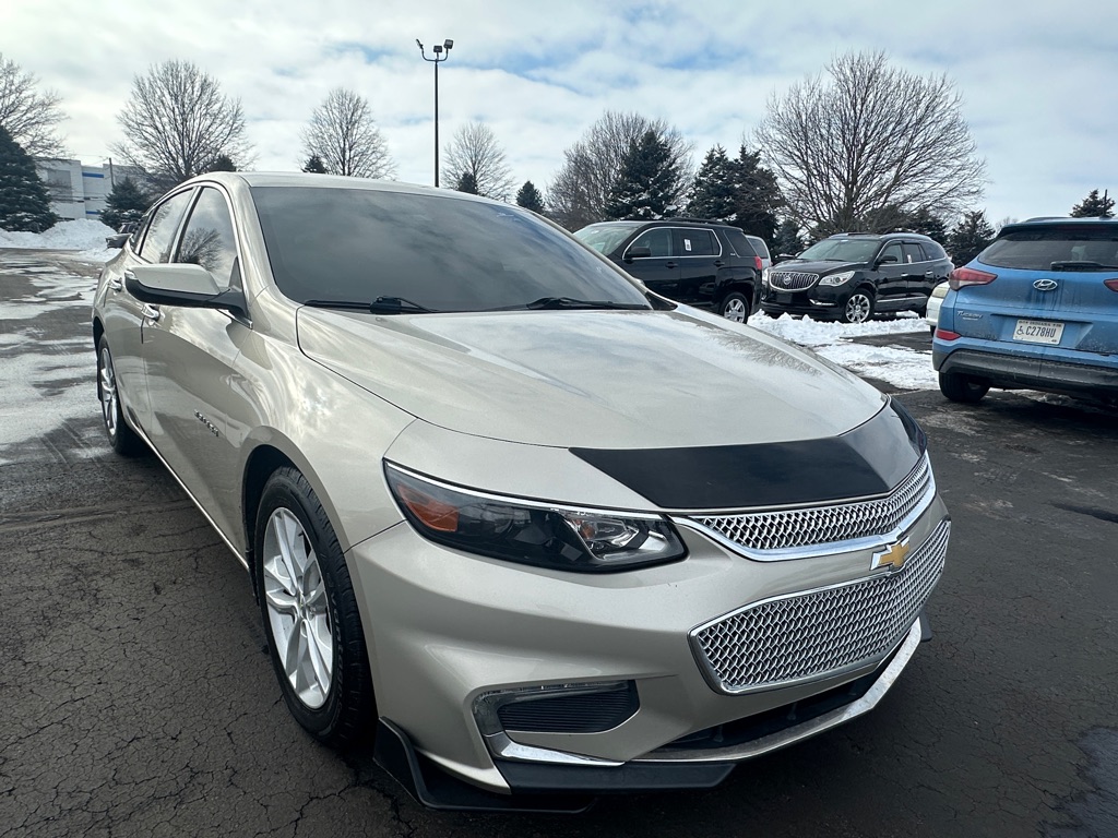 Photo 2 of this CHEVROLET MALIBU