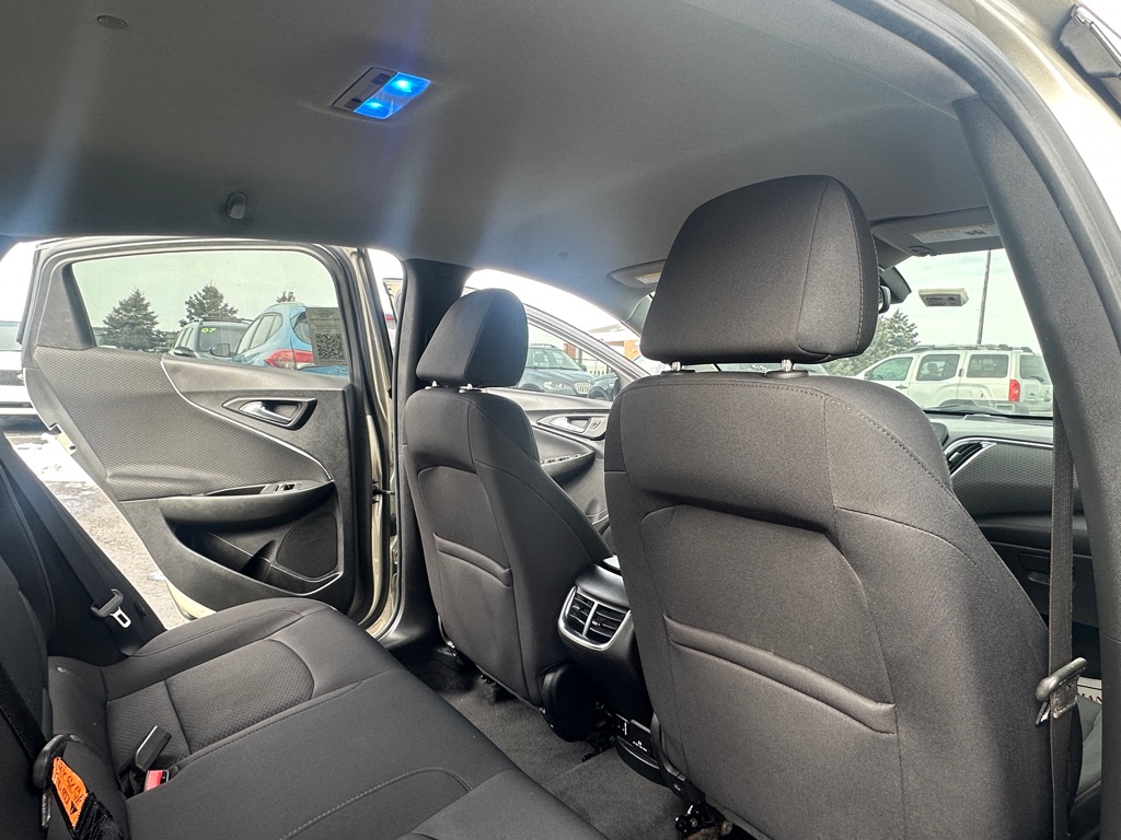 Photo 11 of this CHEVROLET MALIBU