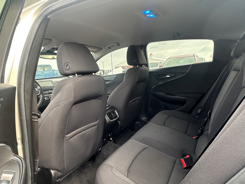 Photo 10 of this CHEVROLET MALIBU
