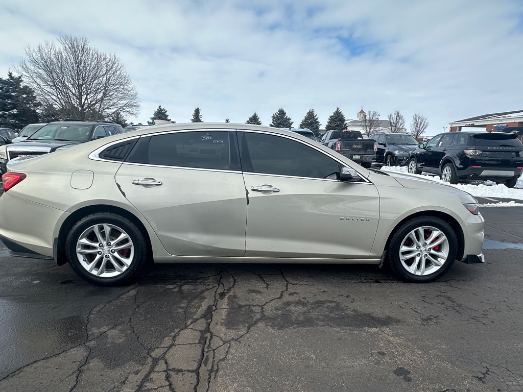 Photo 4 of this CHEVROLET MALIBU