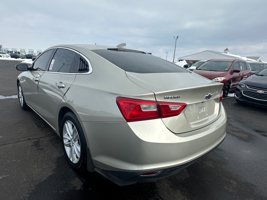 Photo 6 of this CHEVROLET MALIBU