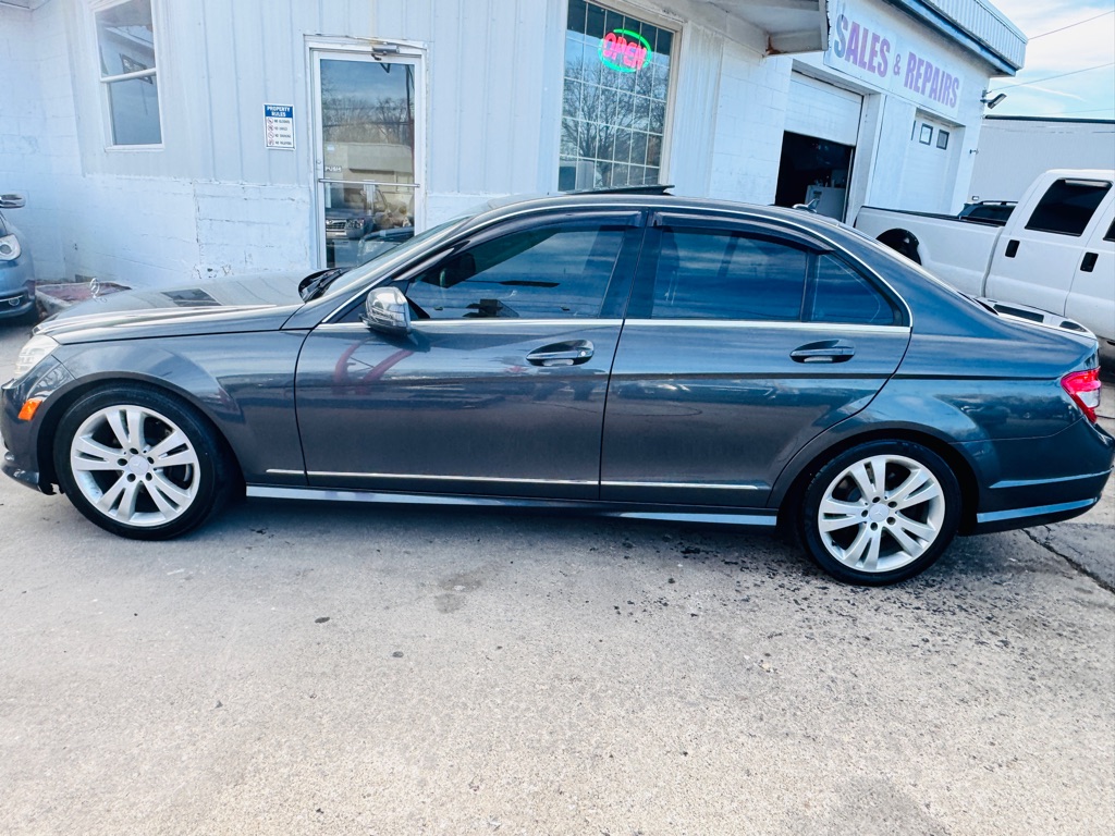 2010 Mercedes-Benz C Class #2