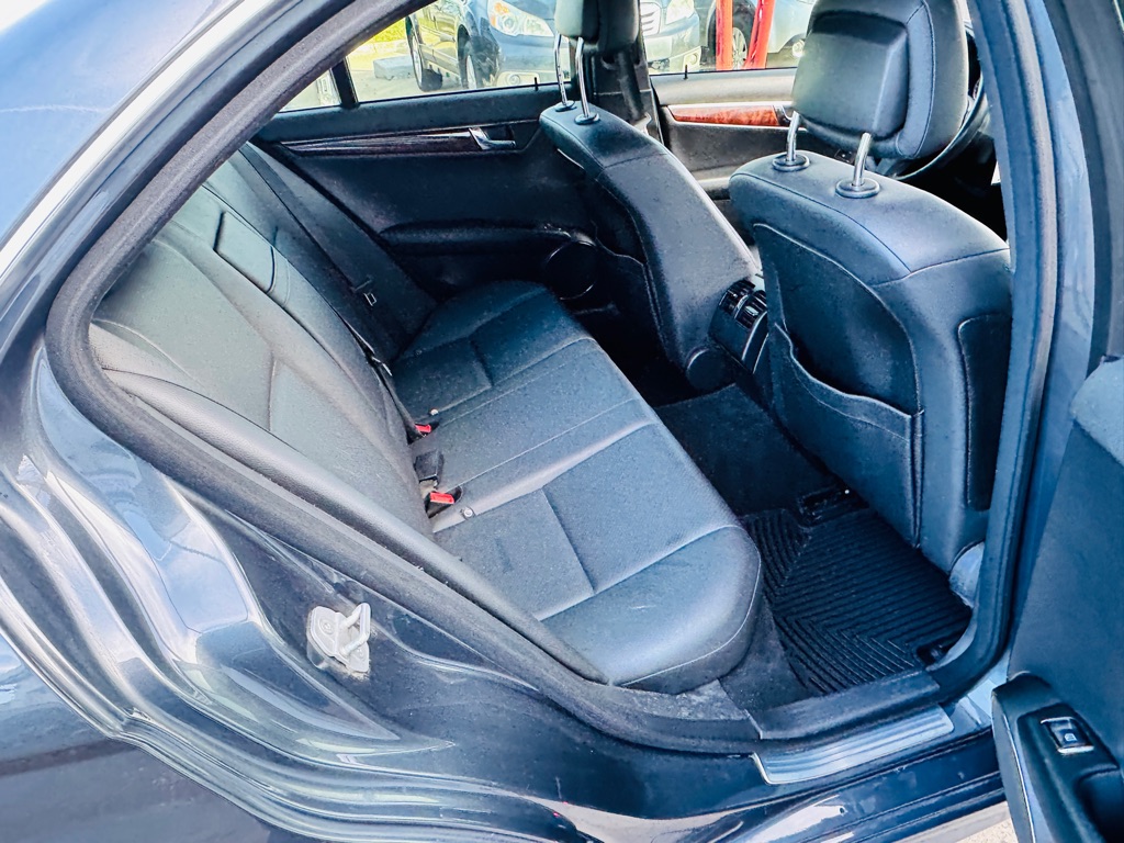 2010 Mercedes-Benz C Class #13