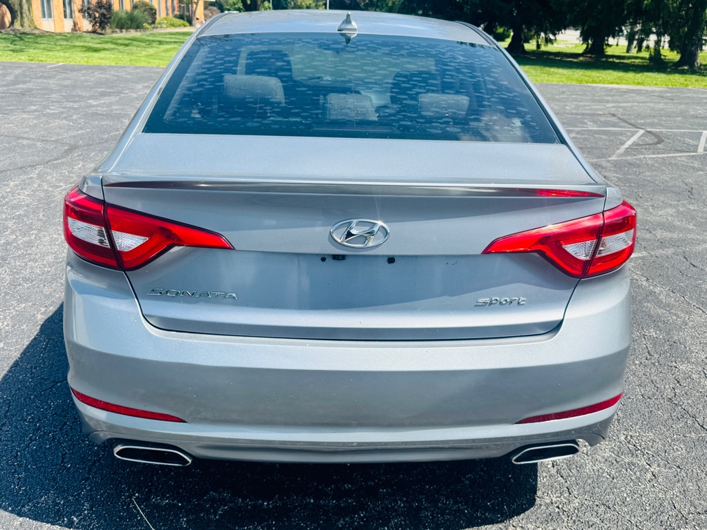 Photo 4 of this HYUNDAI SONATA