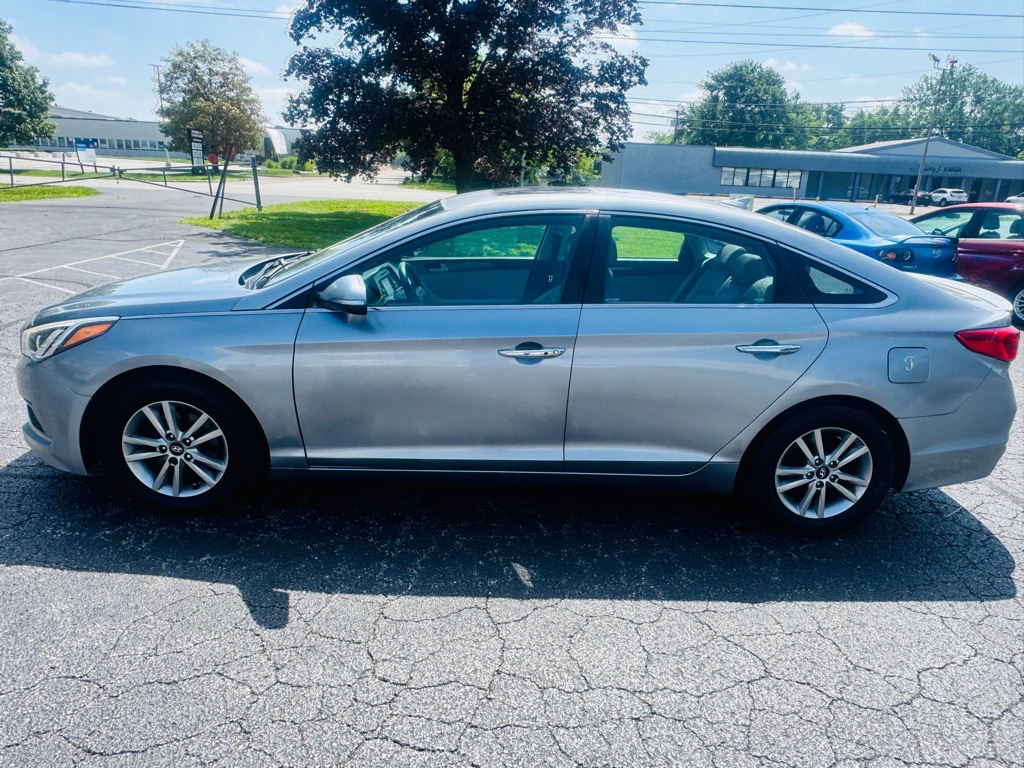 Photo 2 of this HYUNDAI SONATA