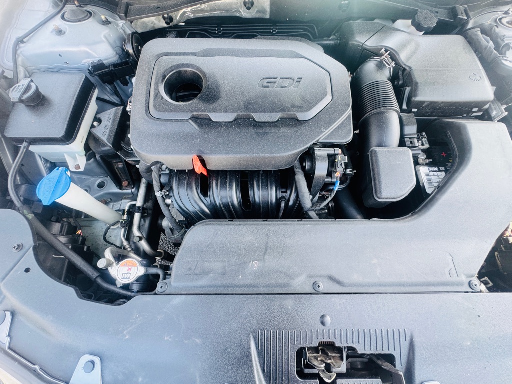 Photo 15 of this HYUNDAI SONATA