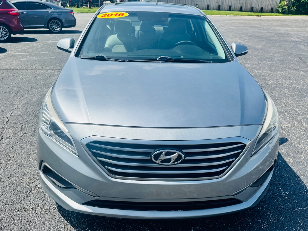 Photo 8 of this HYUNDAI SONATA