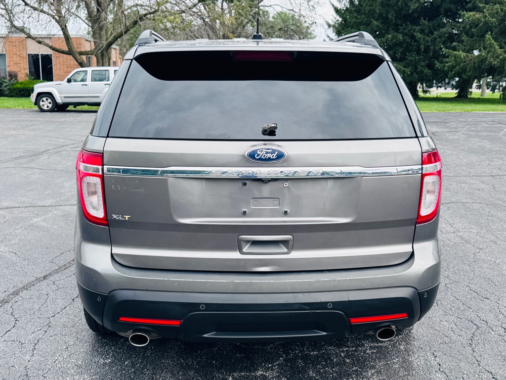 Photo 4 of this FORD EXPLORER